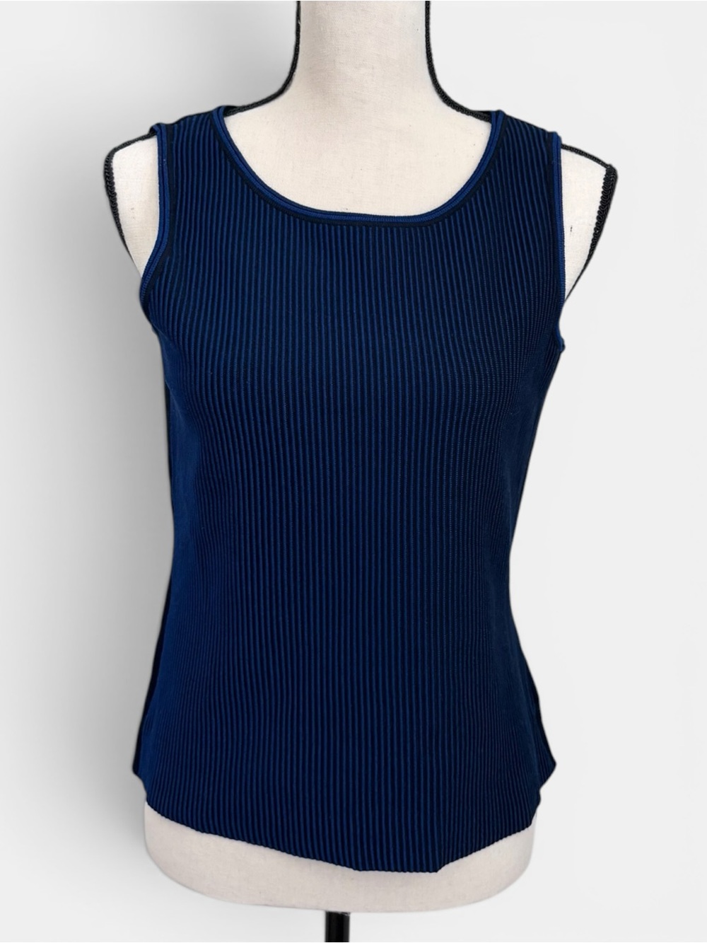 St. John Two Tone Knit Ribbed Tank Top Navy Blue Sleeveless Stretch